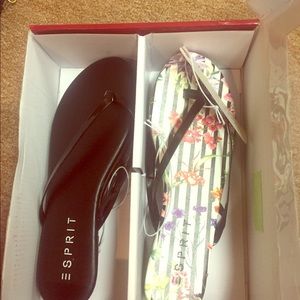 Esprit flip flop 2 pairs size 7